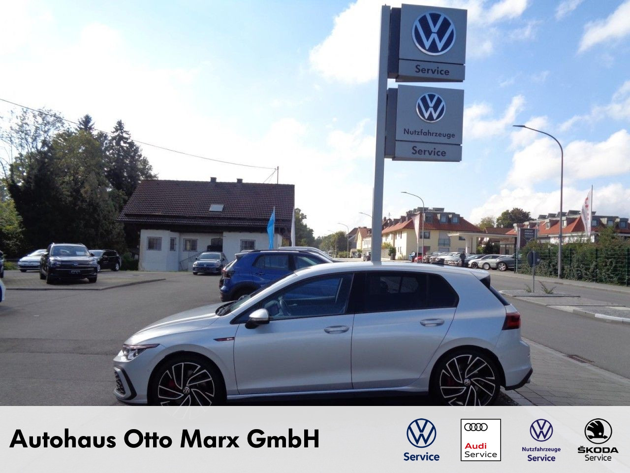 Golf VIII GTI 2,0 TSI DSG (DCC+LED+Navi+RearView)