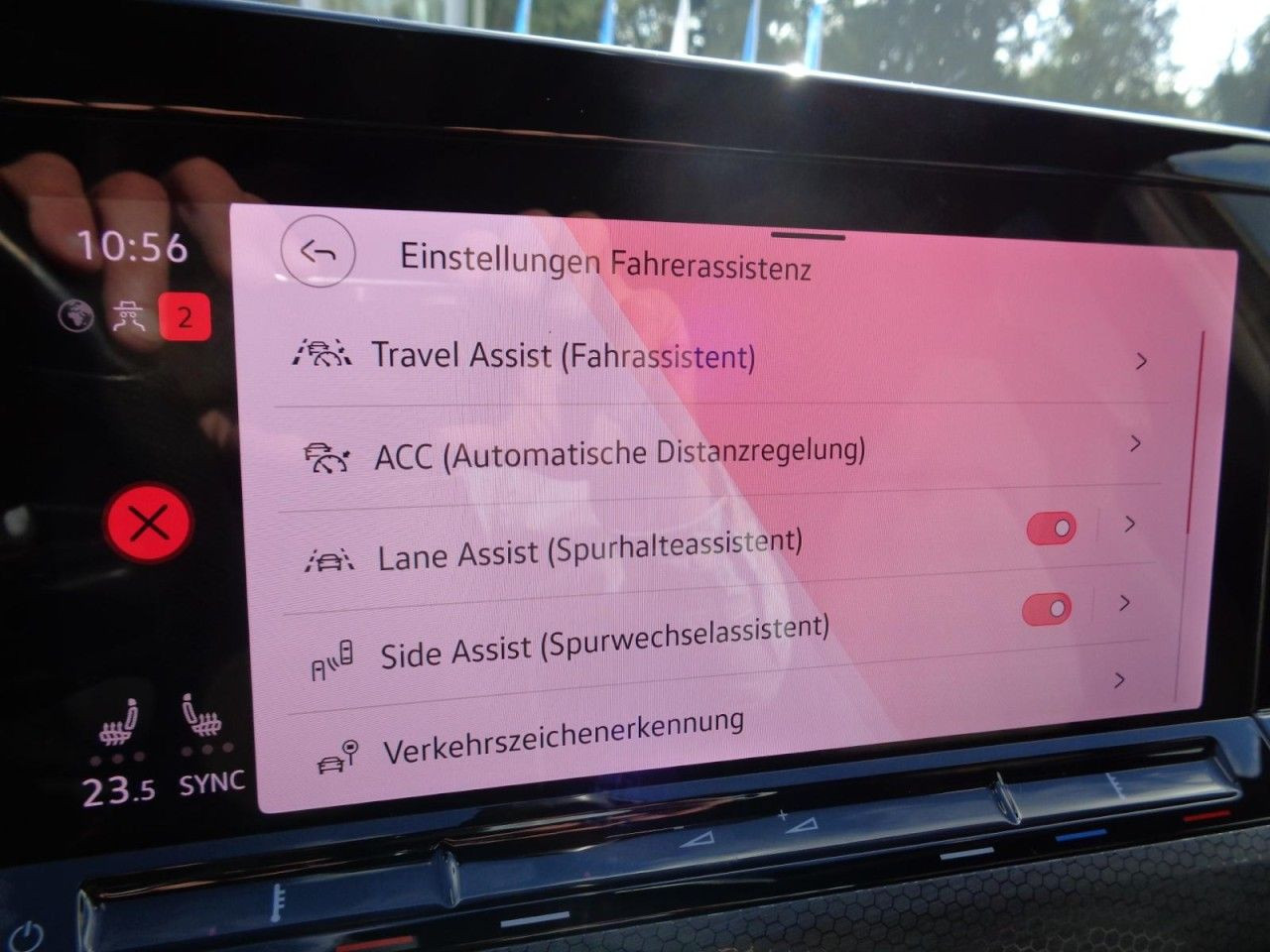Golf VIII GTI 2,0 TSI DSG (DCC+LED+Navi+RearView)