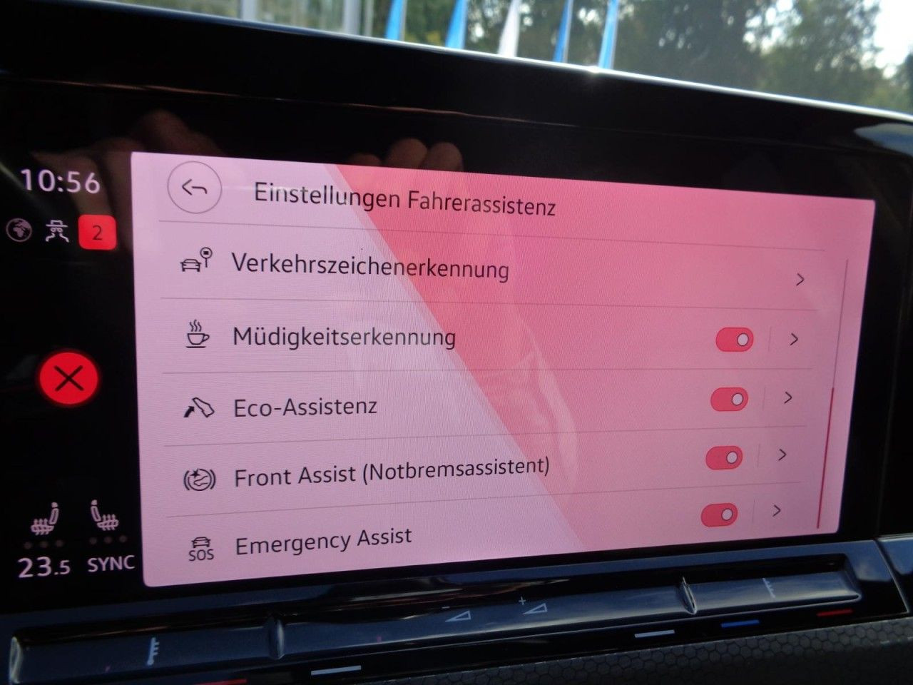 Golf VIII GTI 2,0 TSI DSG (DCC+LED+Navi+RearView)