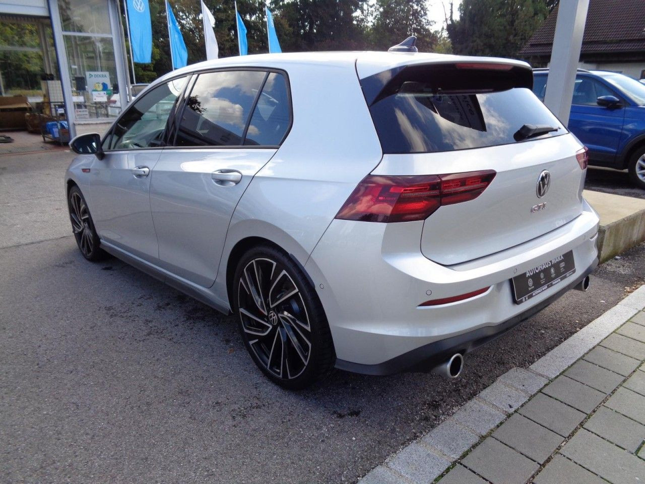 Golf VIII GTI 2,0 TSI DSG (DCC+LED+Navi+RearView)