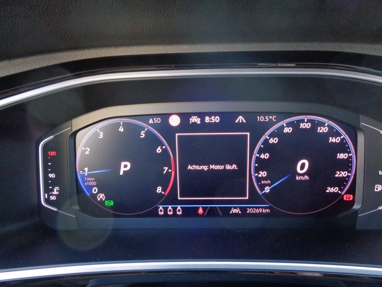 T-Roc 1,5 TSI DSG R-Line (AHK+LED+Navi)