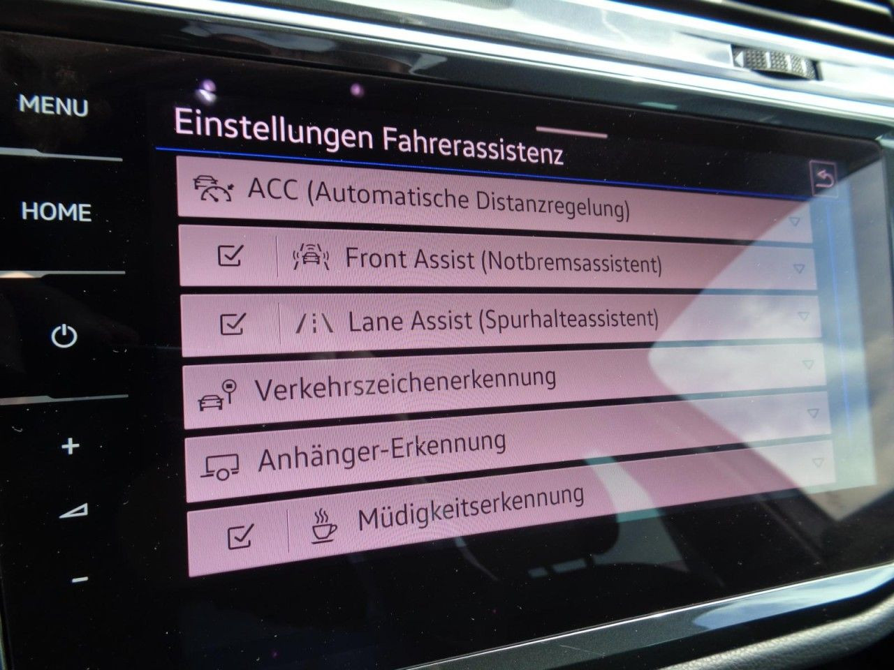 Tiguan 2,0 TDI DSG (AHK+Navi+ACC)
