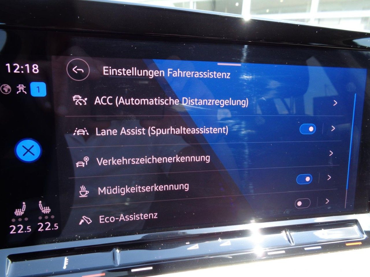 Golf VIII Variant 1.5 eTSI DSG Move (Navi, LED, ACC, PDC)