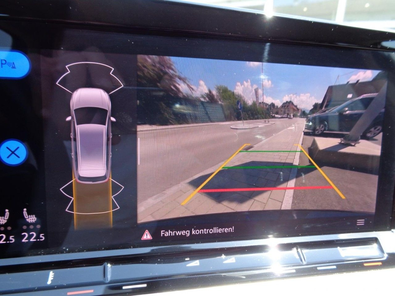 Golf VIII Variant 1.5 eTSI DSG Move (Navi, LED, ACC, PDC)
