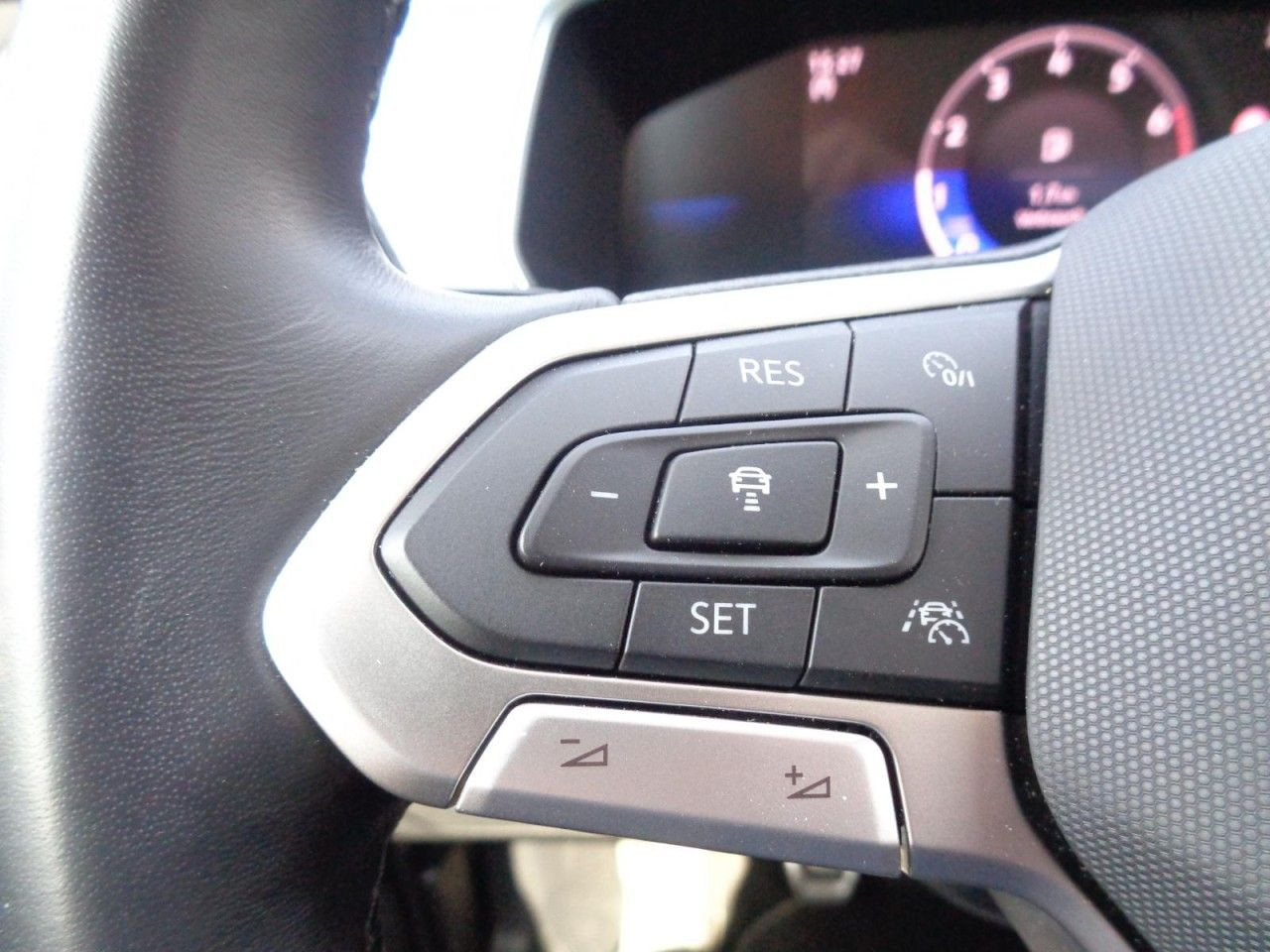 T-Cross 1,0 TSI Goal (Navi+LED+ACC+Sitzhzg.)