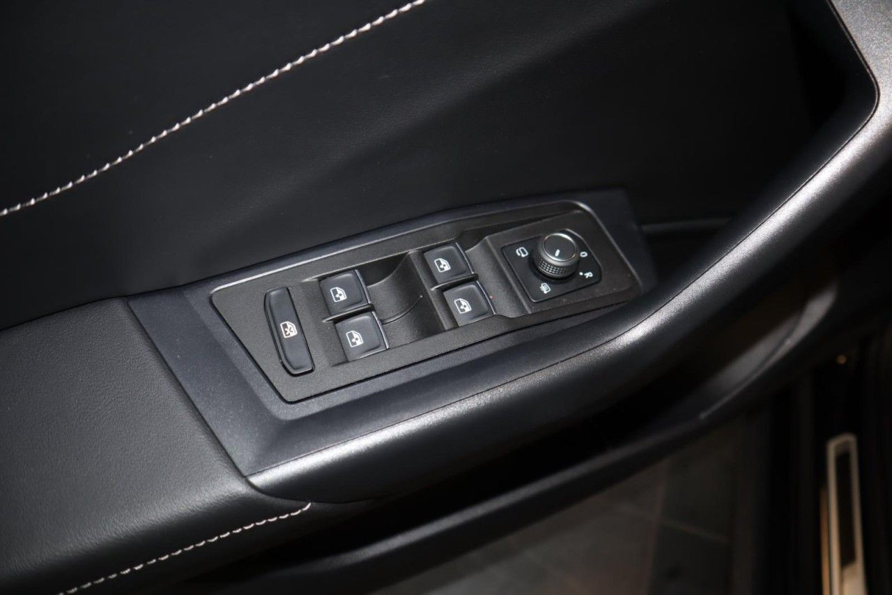 T-Roc 1,5 TSI DSG R-Line (LED+Navi+RearView)