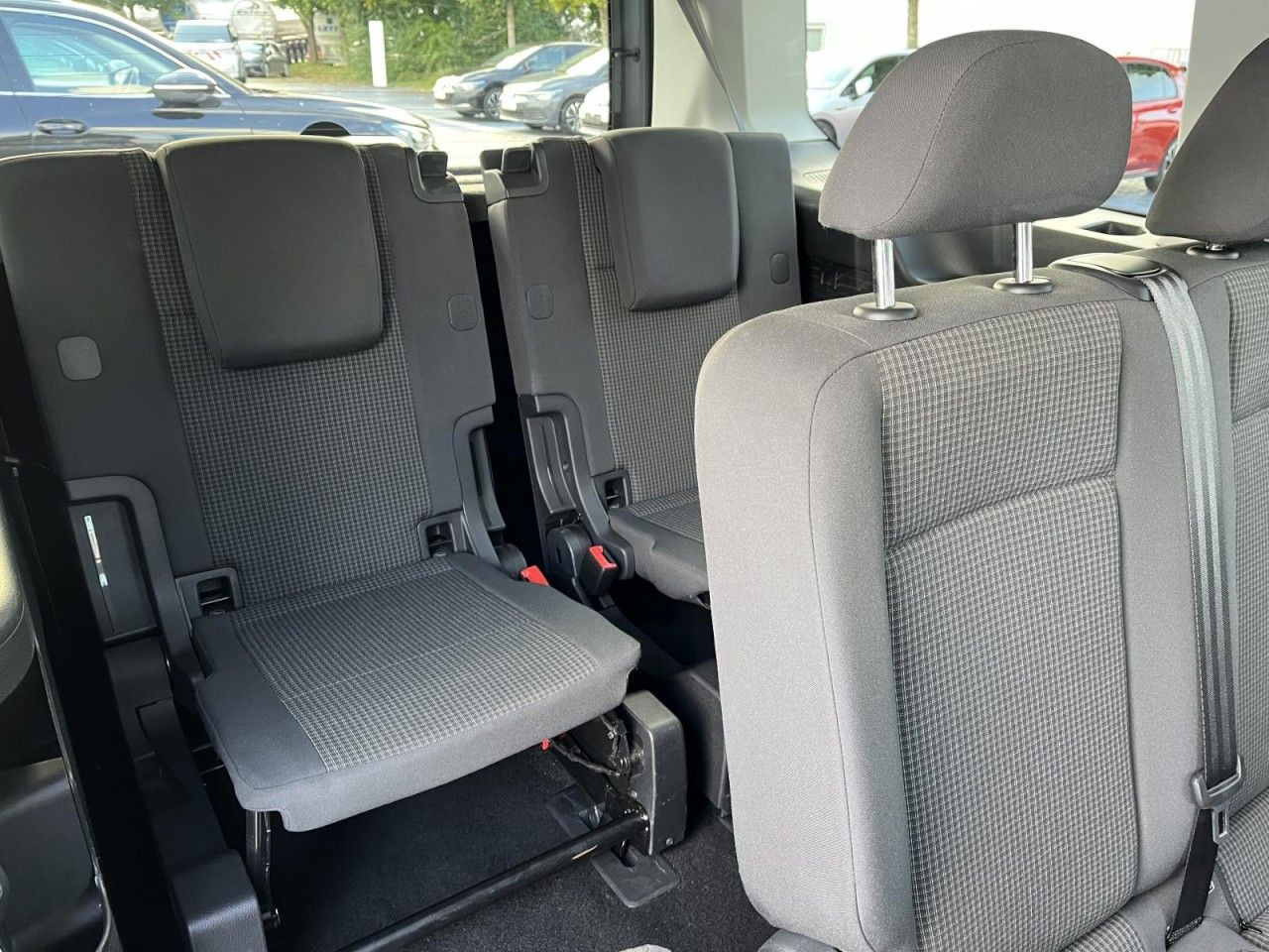 Caddy Maxi Life 2.0 TDI (7-Sitzer,RearView,PDC,Cockpit Pro)
