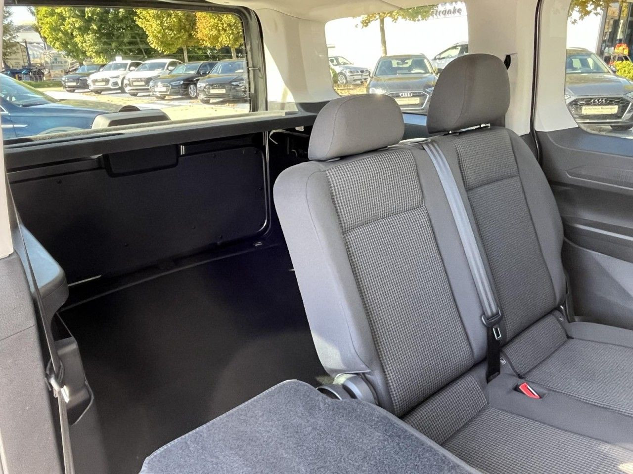 Caddy Maxi Life 2.0 TDI DSG (R-Kamera+FrontAssist)