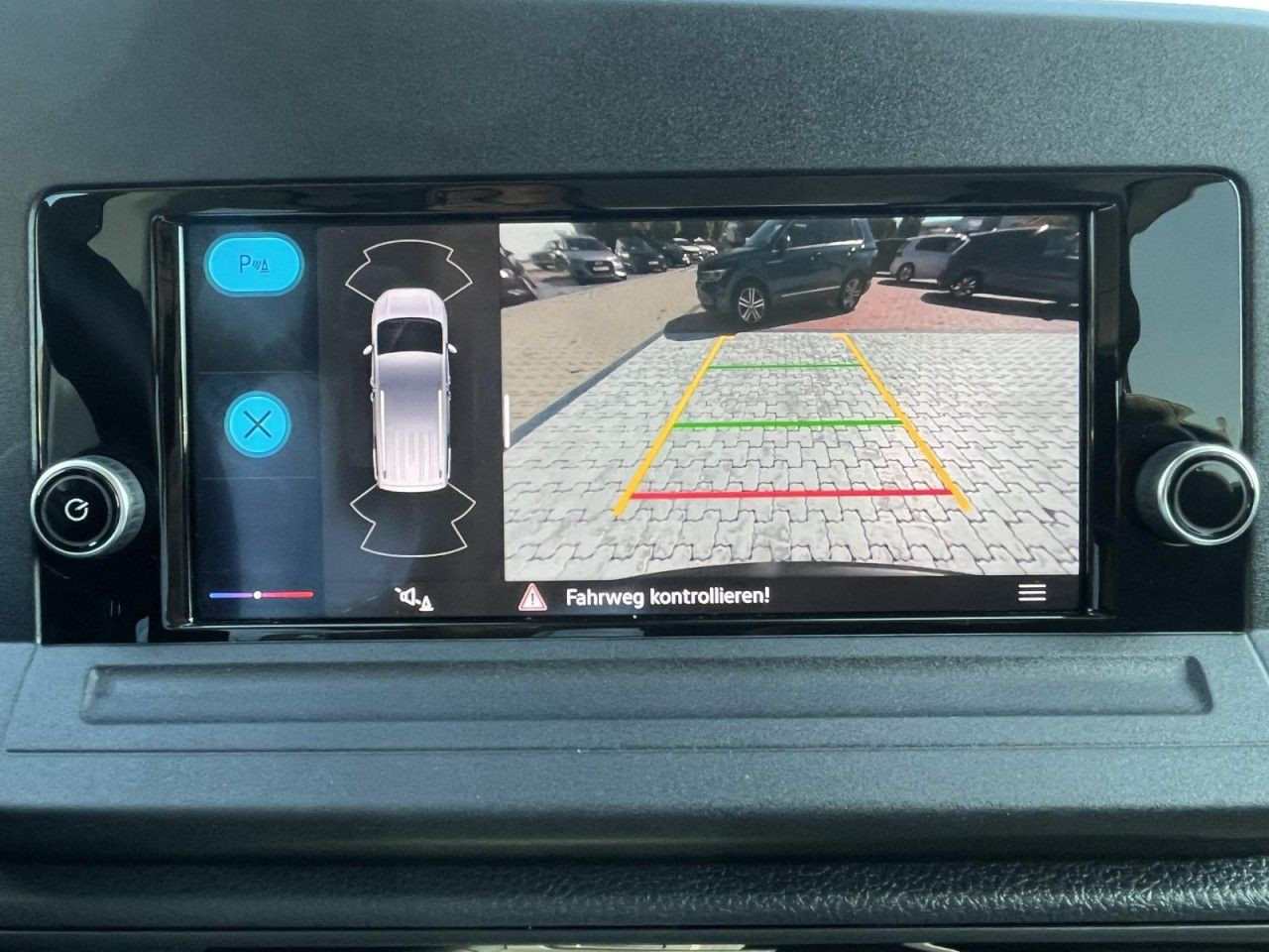 Caddy Maxi Life 2.0 TDI DSG (R-Kamera+FrontAssist)