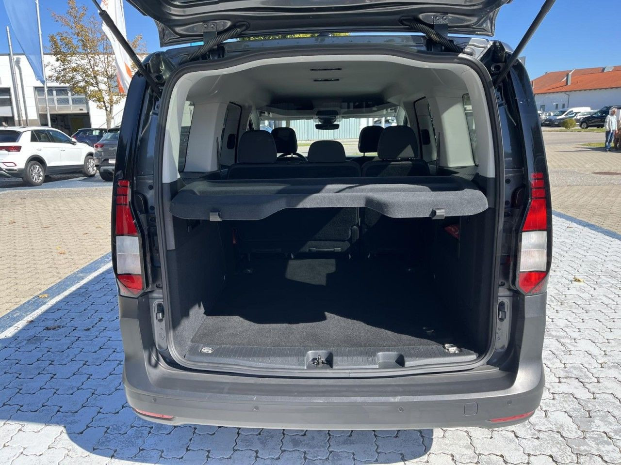 Caddy Maxi Life 2.0 TDI DSG (R-Kamera+FrontAssist)