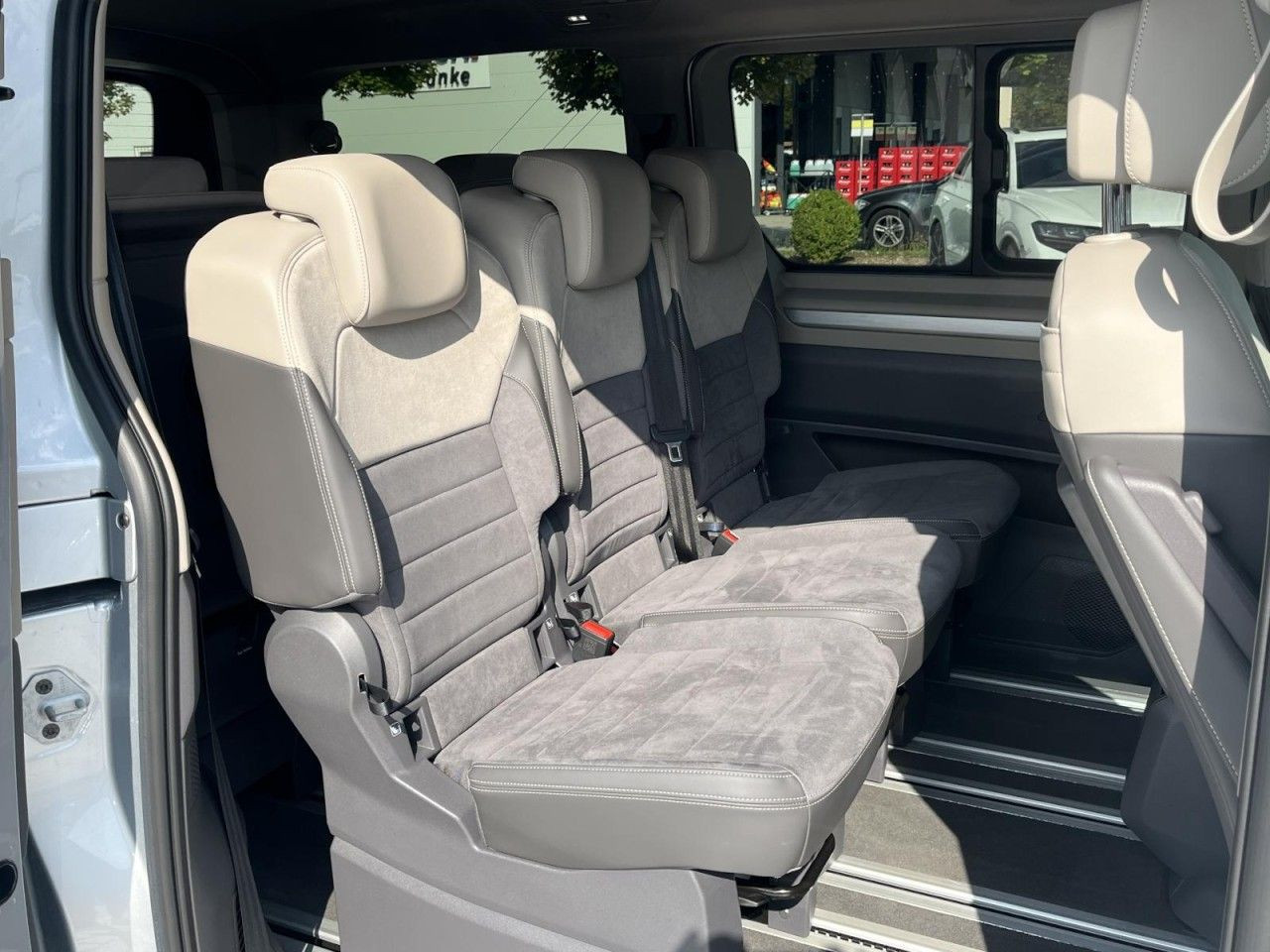 T7 Multivan 2,0 TDI DSG LÜ (IQ.Light+Navi+Standhzg.)