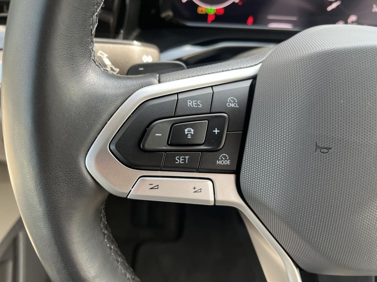 T7 Multivan 2,0 TDI DSG LÜ (IQ.Light+Navi+Standhzg.)