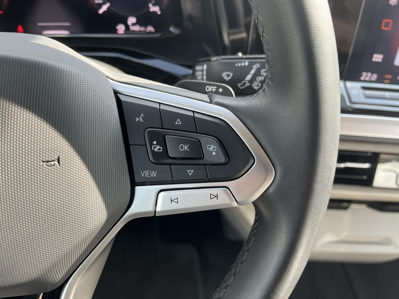 T7 Multivan 2,0 TDI DSG LÜ (IQ.Light+Navi+Standhzg.)