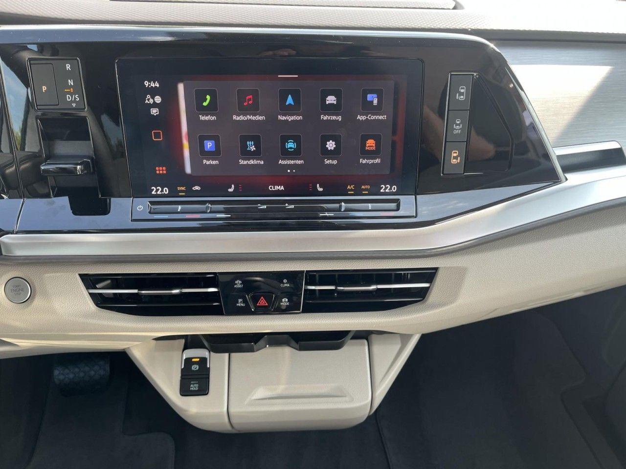 T7 Multivan 2,0 TDI DSG LÜ (IQ.Light+Navi+Standhzg.)