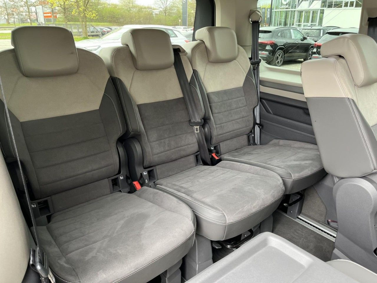 T7 Multivan 2,0 TDI DSG Life KÜ (IQLight+Navi+Standhzg.)