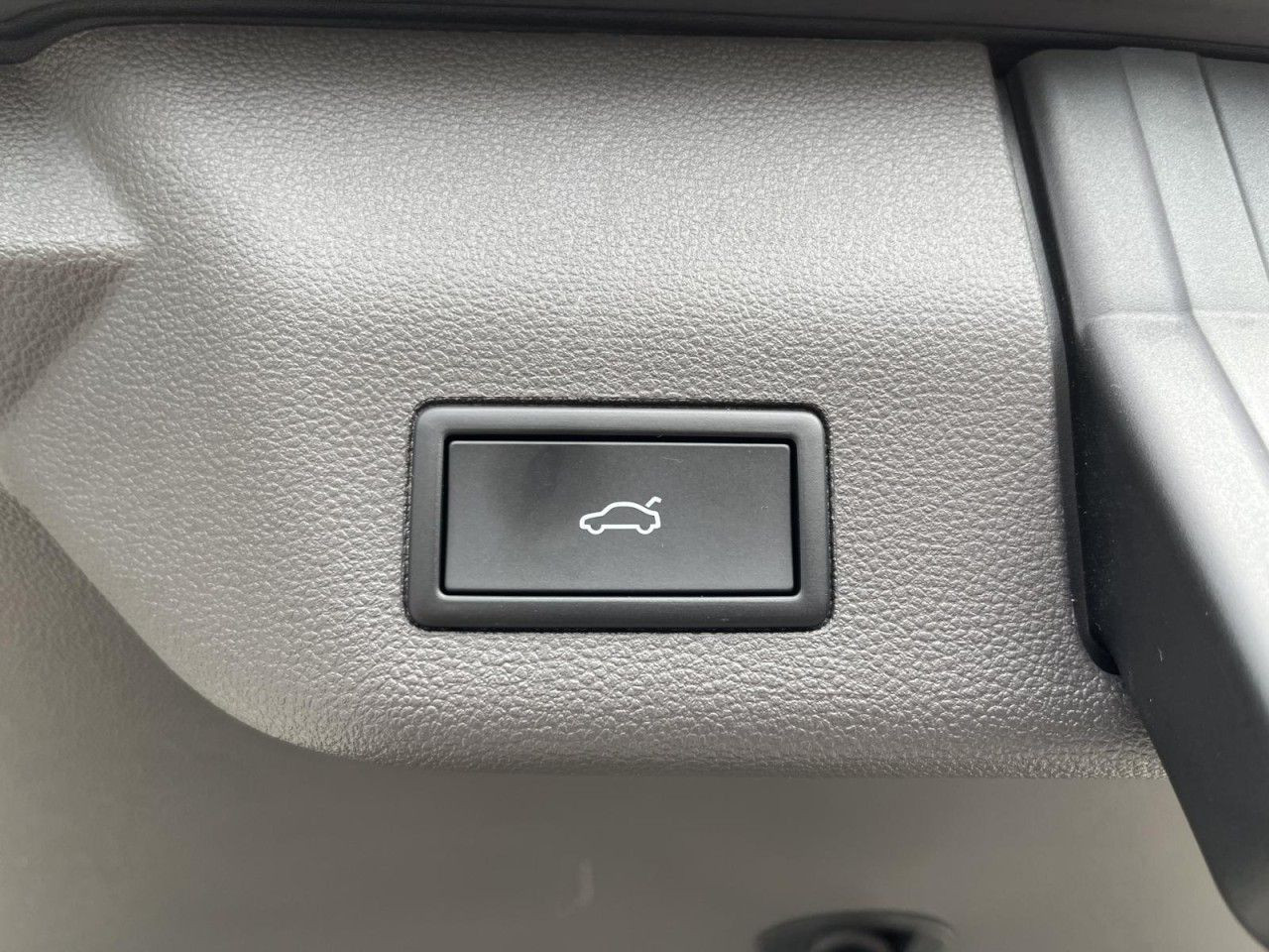 T7 Multivan 2,0 TDI DSG Life KÜ (IQLight+Navi+Standhzg.)