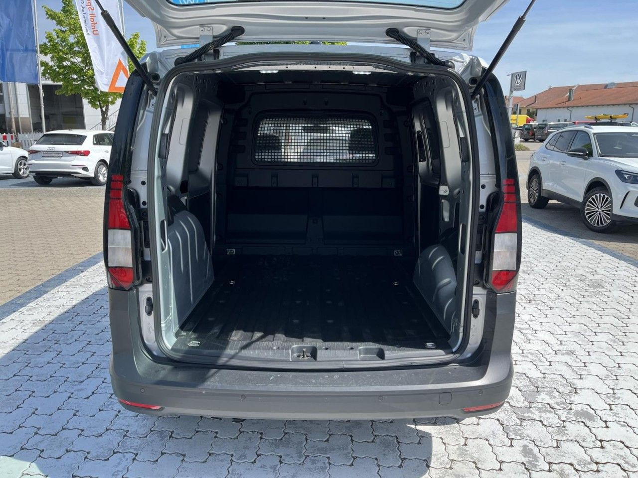 Caddy Cargo 2,0 TDI (Navi+RearView)