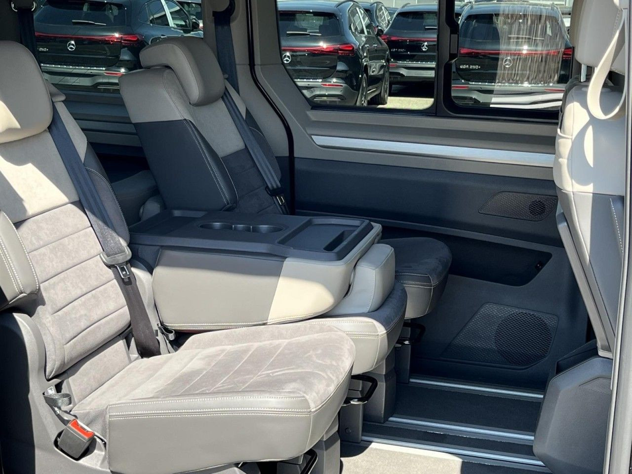 T7 Multivan 2,0 TDI DSG Life KÜ (LED+Navi+Standhzg.+AHK)
