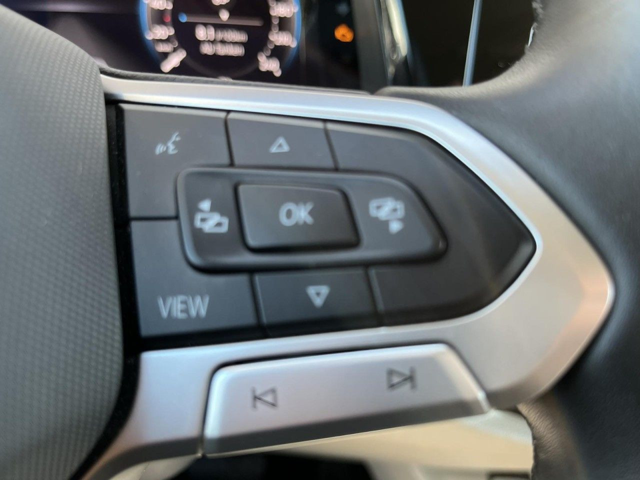 T7 Multivan 2,0 TDI DSG Life KÜ (LED+Navi+Standhzg.+AHK)