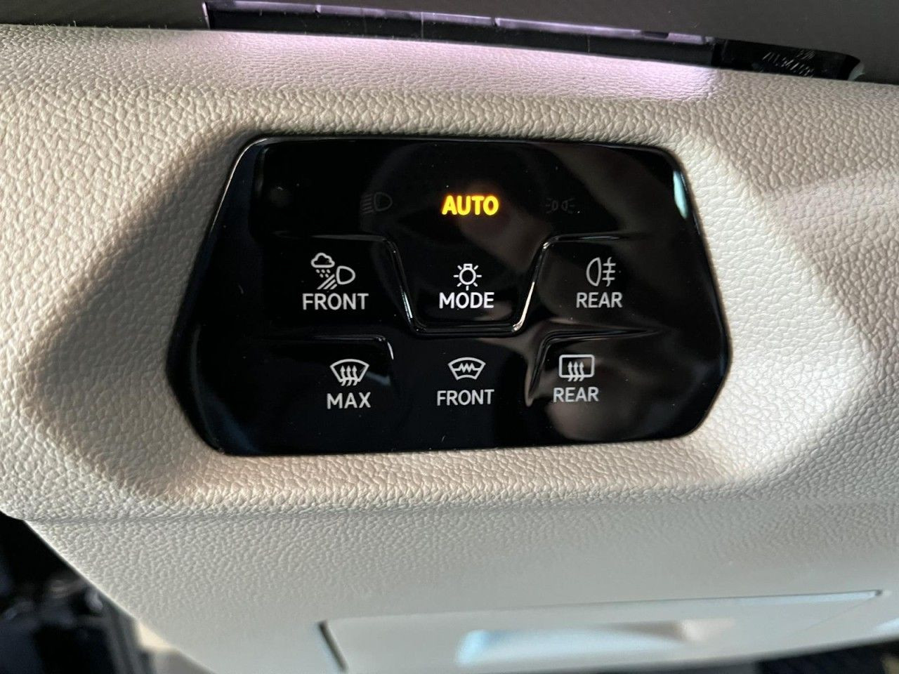 T7 Multivan 2,0 TDI DSG Life KÜ (LED+Navi+Standhzg.+AHK)