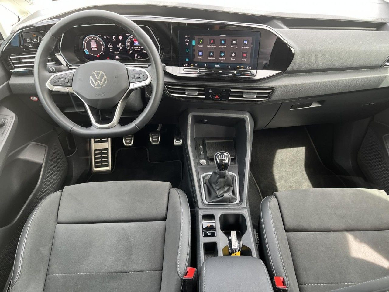 Caddy 7- Sitzer Style 1,5 TSI (LED+AHK+RearView+Standh.)