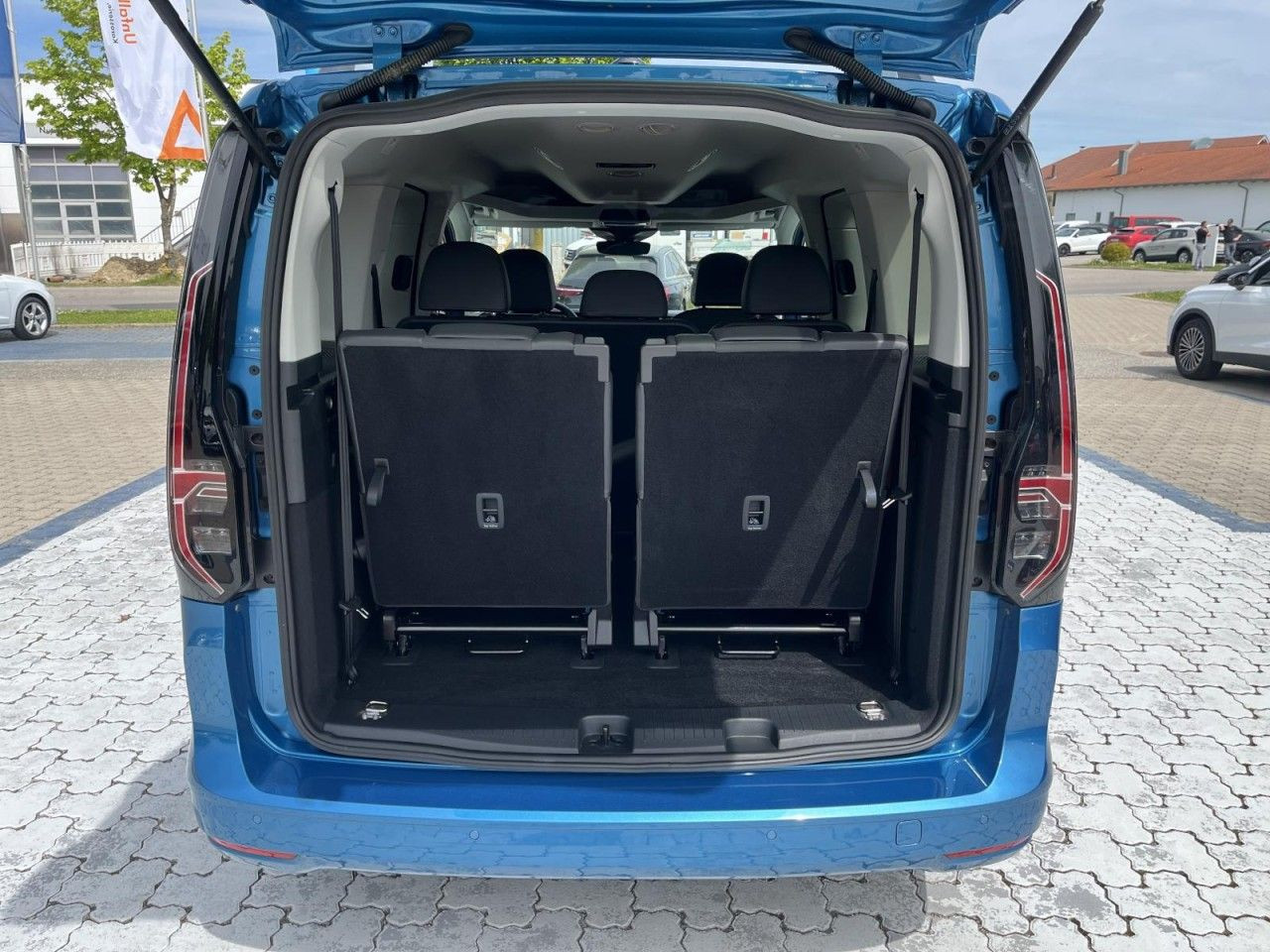 Caddy 7- Sitzer Style 1,5 TSI (LED+AHK+RearView+Standh.)