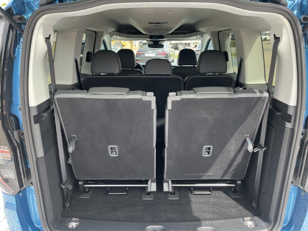 Caddy 7- Sitzer Style 1,5 TSI (LED+AHK+RearView+Standh.)