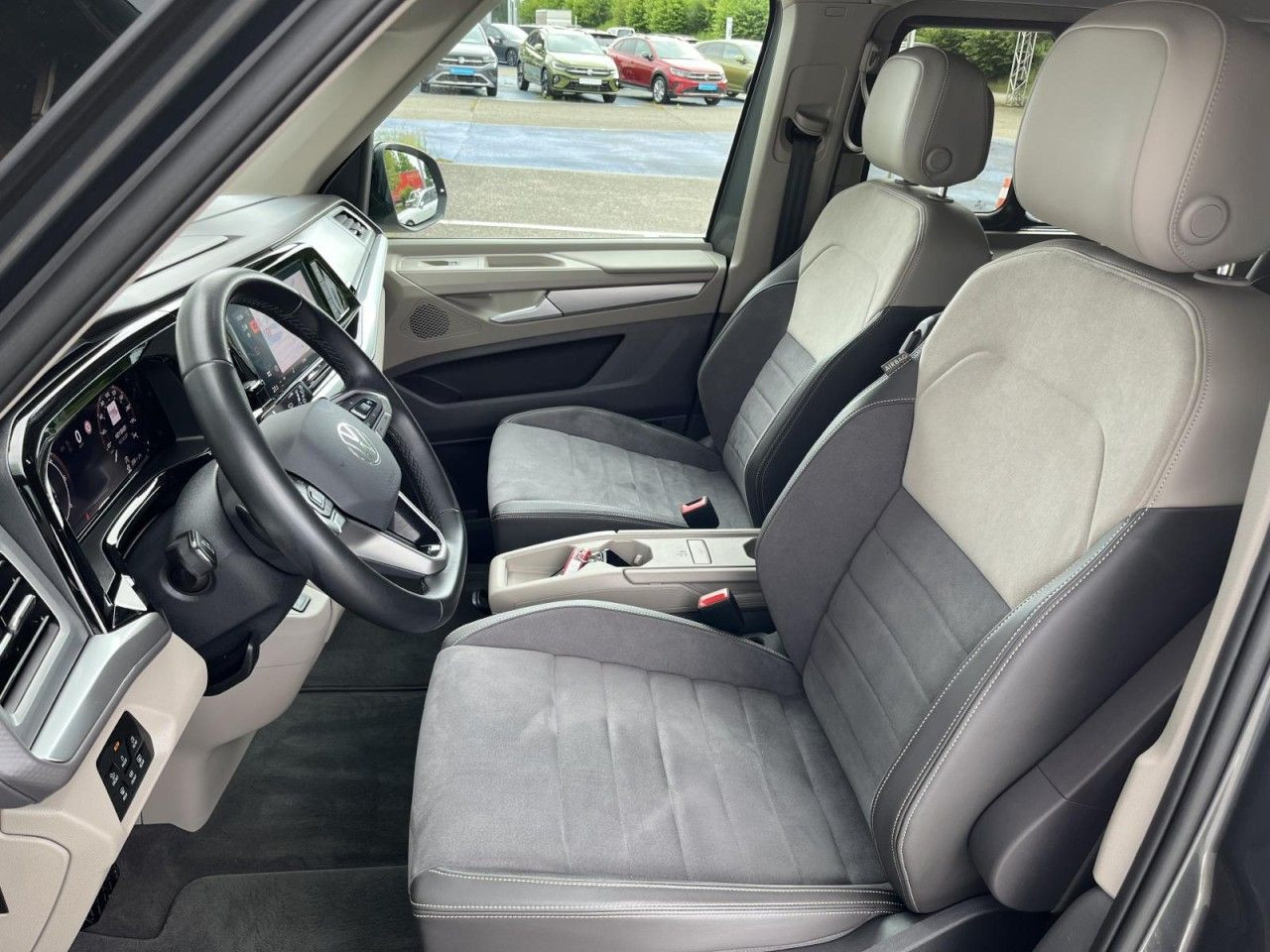 T7 Multivan 2,0 TDI DSG Life KÜ (IQ.Light+Sithzg.+AHK)