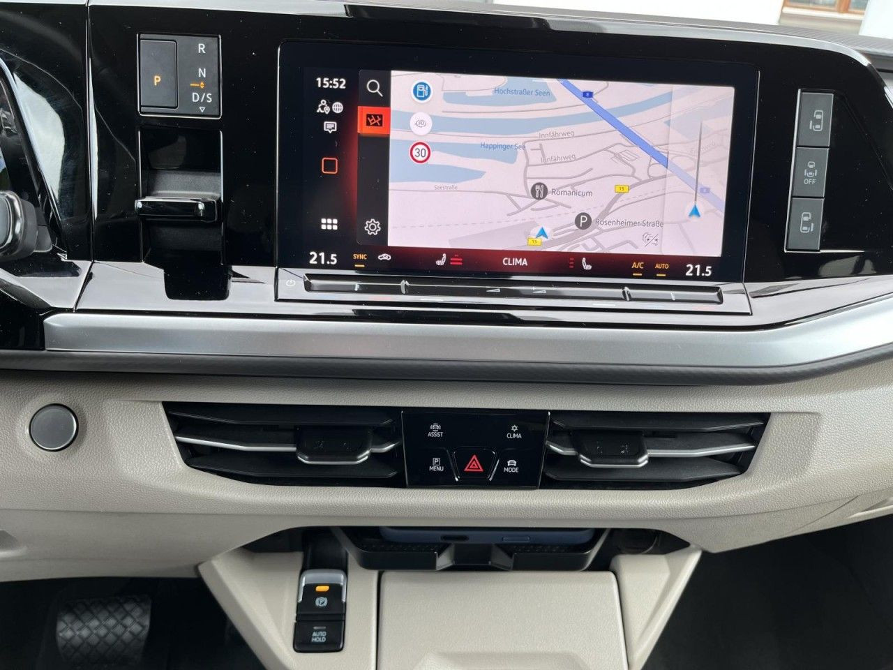 T7 Multivan 2,0 TDI DSG Life KÜ (IQ.Light+Sithzg.+AHK)