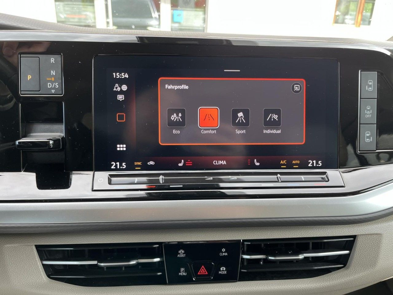 T7 Multivan 2,0 TDI DSG Life KÜ (IQ.Light+Sithzg.+AHK)