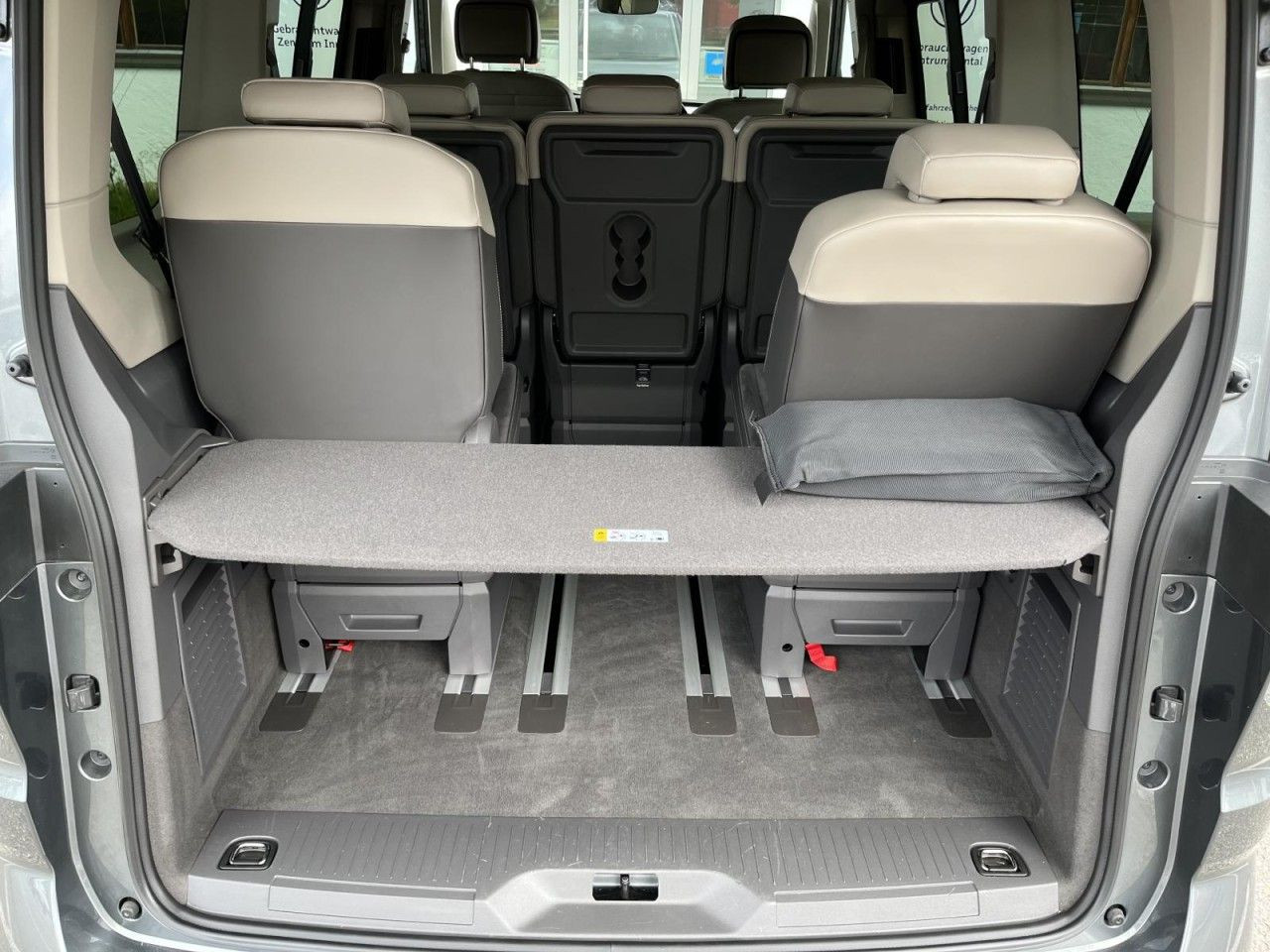 T7 Multivan 2,0 TDI DSG Life KÜ (IQ.Light+Sithzg.+AHK)