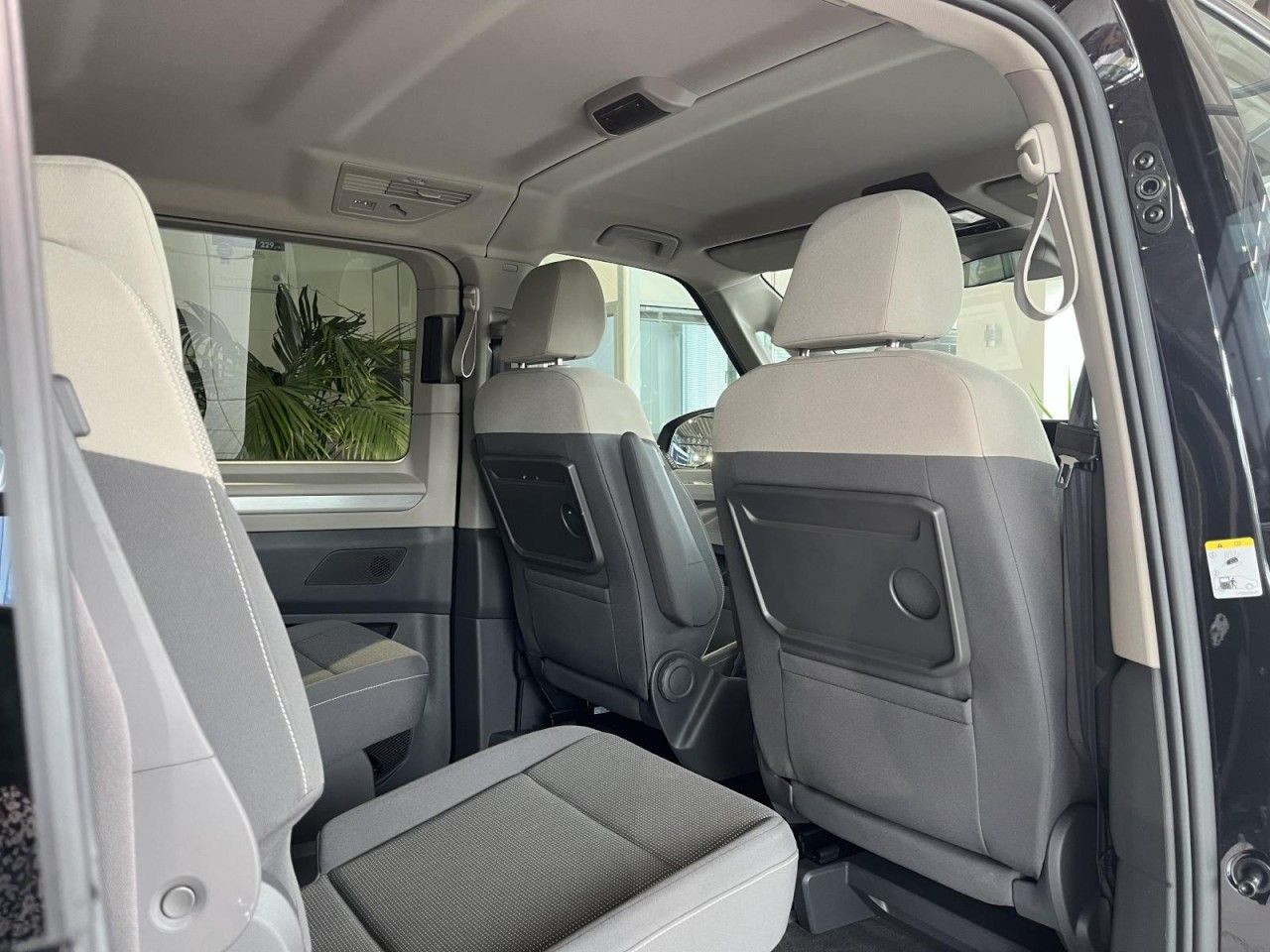 T7 Multivan Life 2.0 TDI DSG KÜ (LED+NAVI+AHK+RearView+APP+ACC)