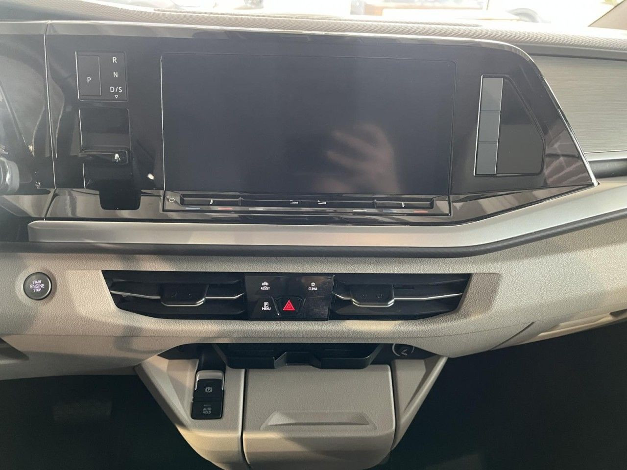 T7 Multivan Life 2.0 TDI DSG KÜ (LED+NAVI+AHK+RearView+APP+ACC)