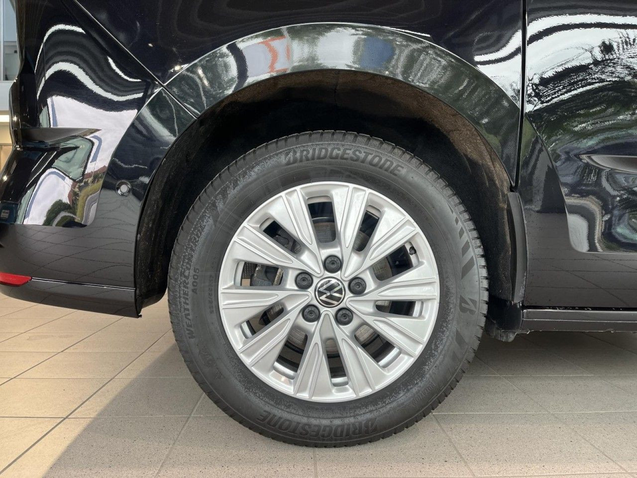 T7 Multivan Life 2.0 TDI DSG KÜ (LED+NAVI+AHK+RearView+APP+ACC)