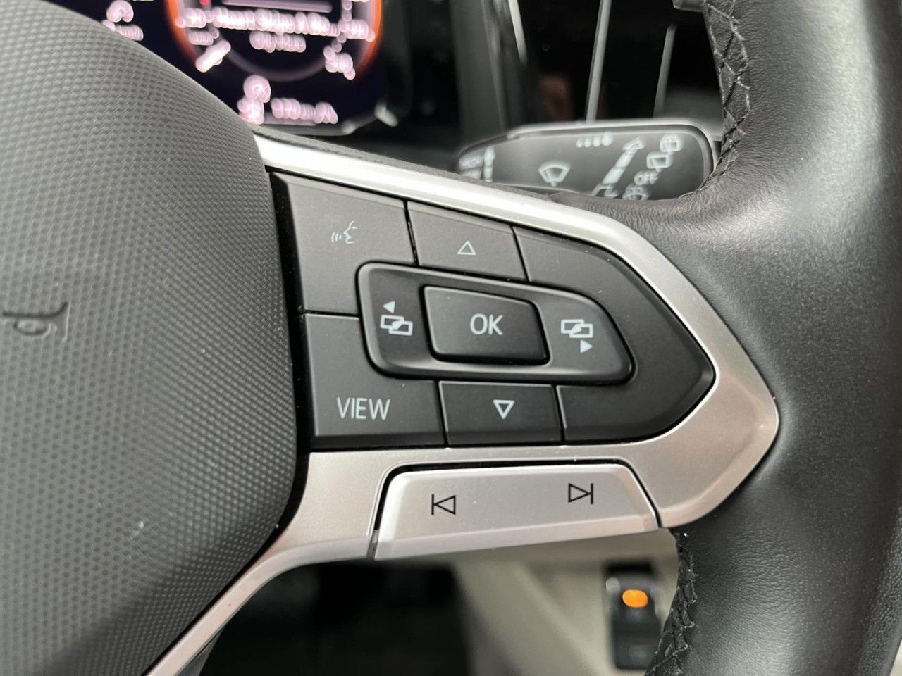 T7 Multivan 2,0 TDI DSG Life KÜ (IQ.Light+AHK+Sitzhzg.)