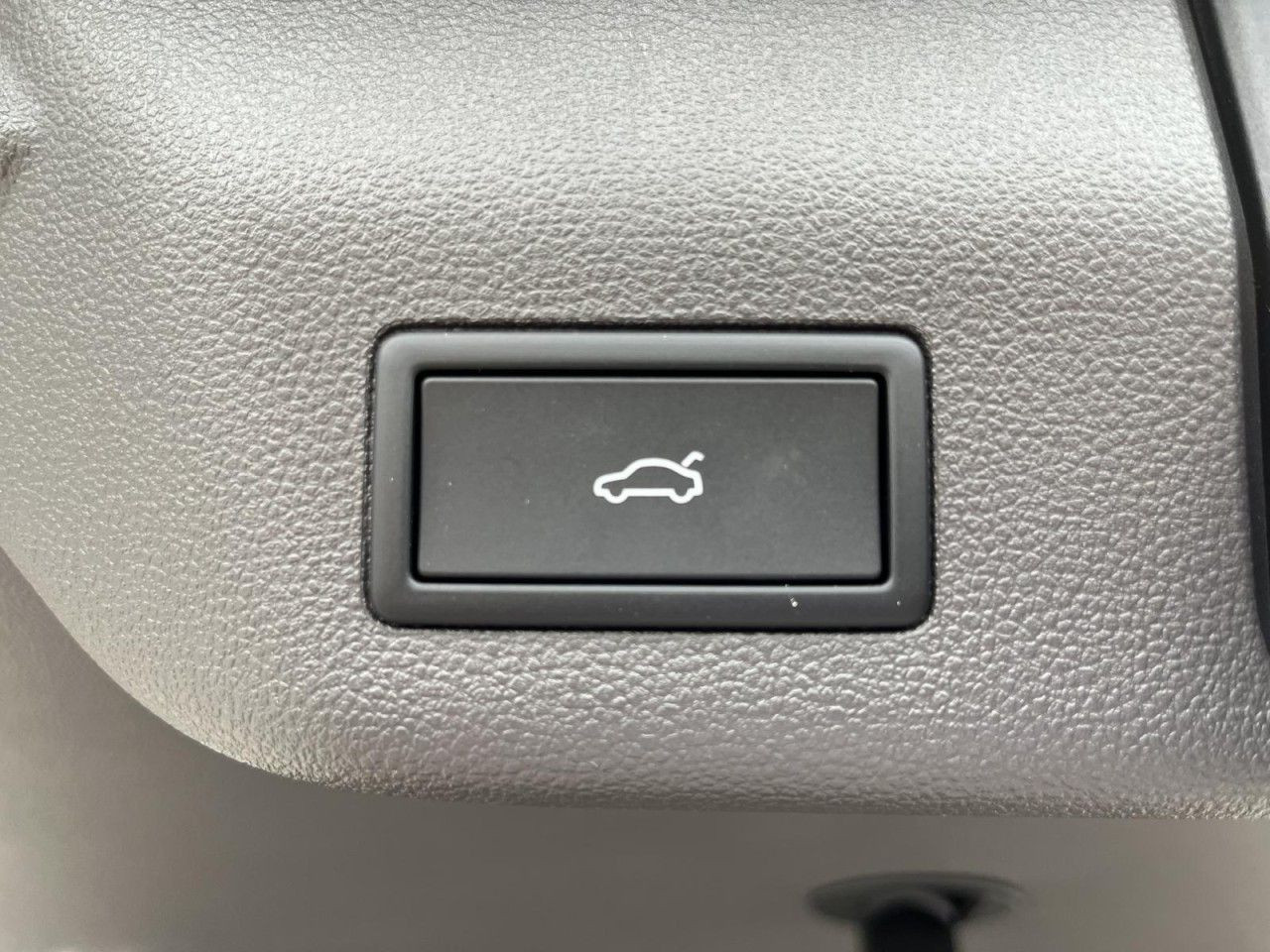 T7 Multivan 2,0 TDI DSG Life KÜ (IQ.Light+AHK+Sitzhzg.)