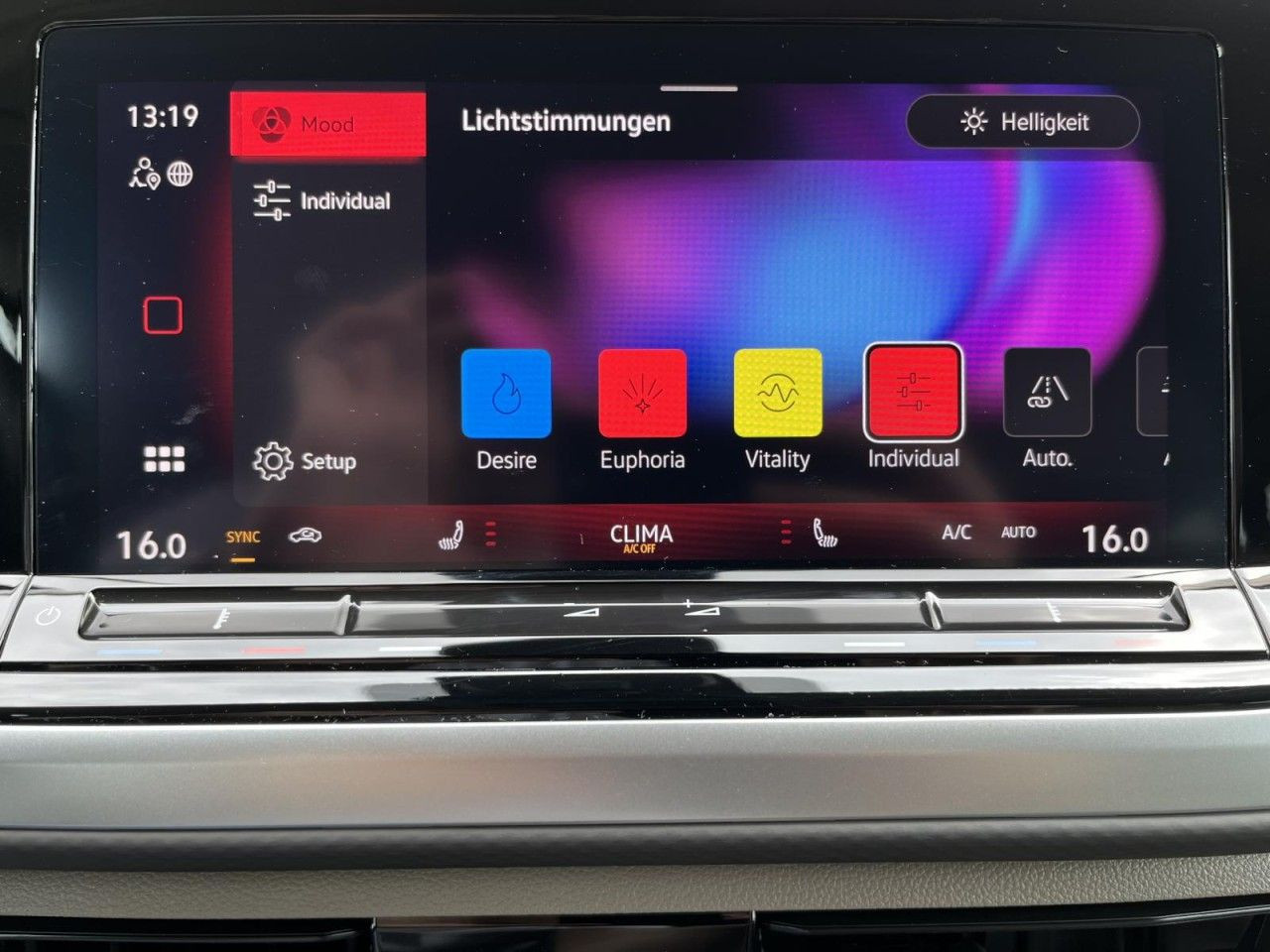 T7 Multivan 2,0 TDI DSG Life KÜ (IQ.Light+AHK+Standhzg.)