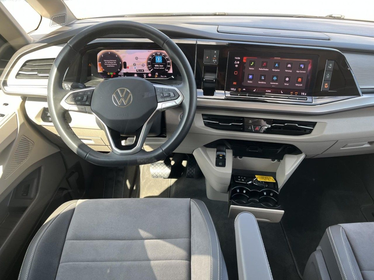 T7 Multivan 2,0 TDI DSG Life LÜ (IQLight+Standhzg.+AHK)