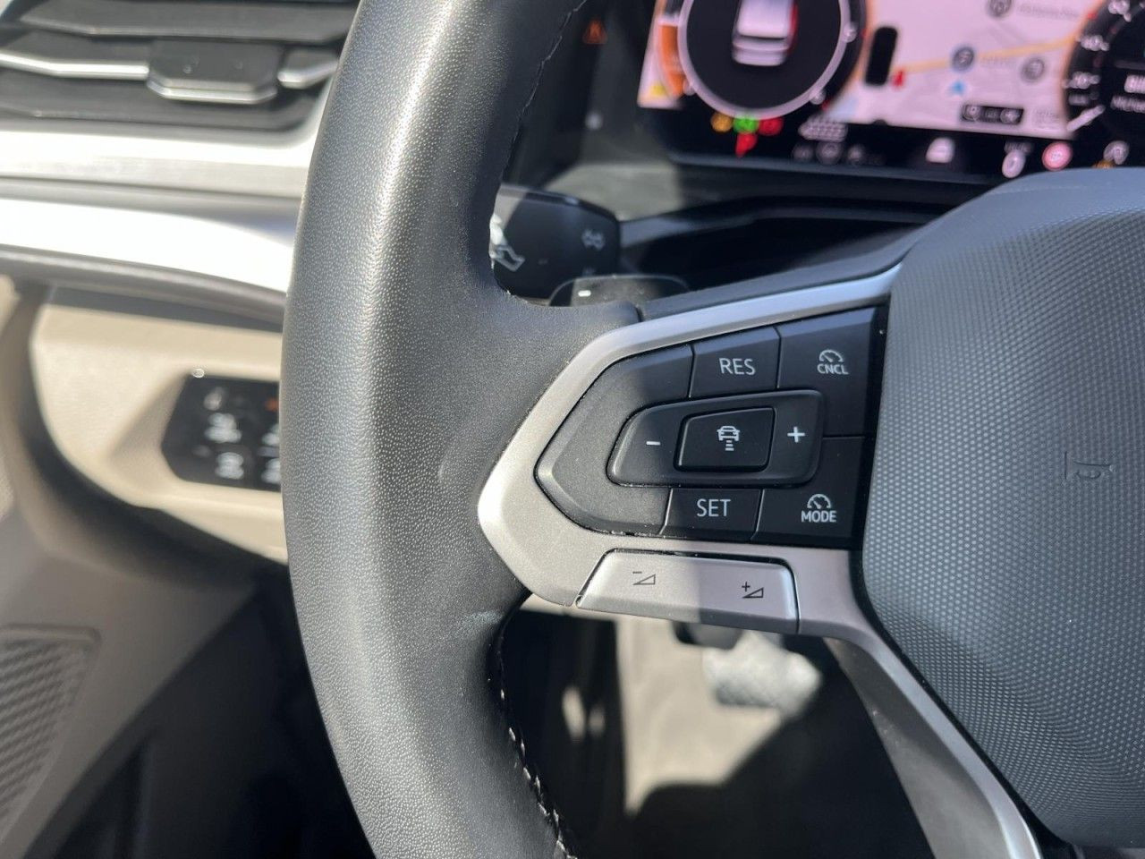 T7 Multivan 2,0 TDI DSG Life LÜ (IQLight+Standhzg.+AHK)