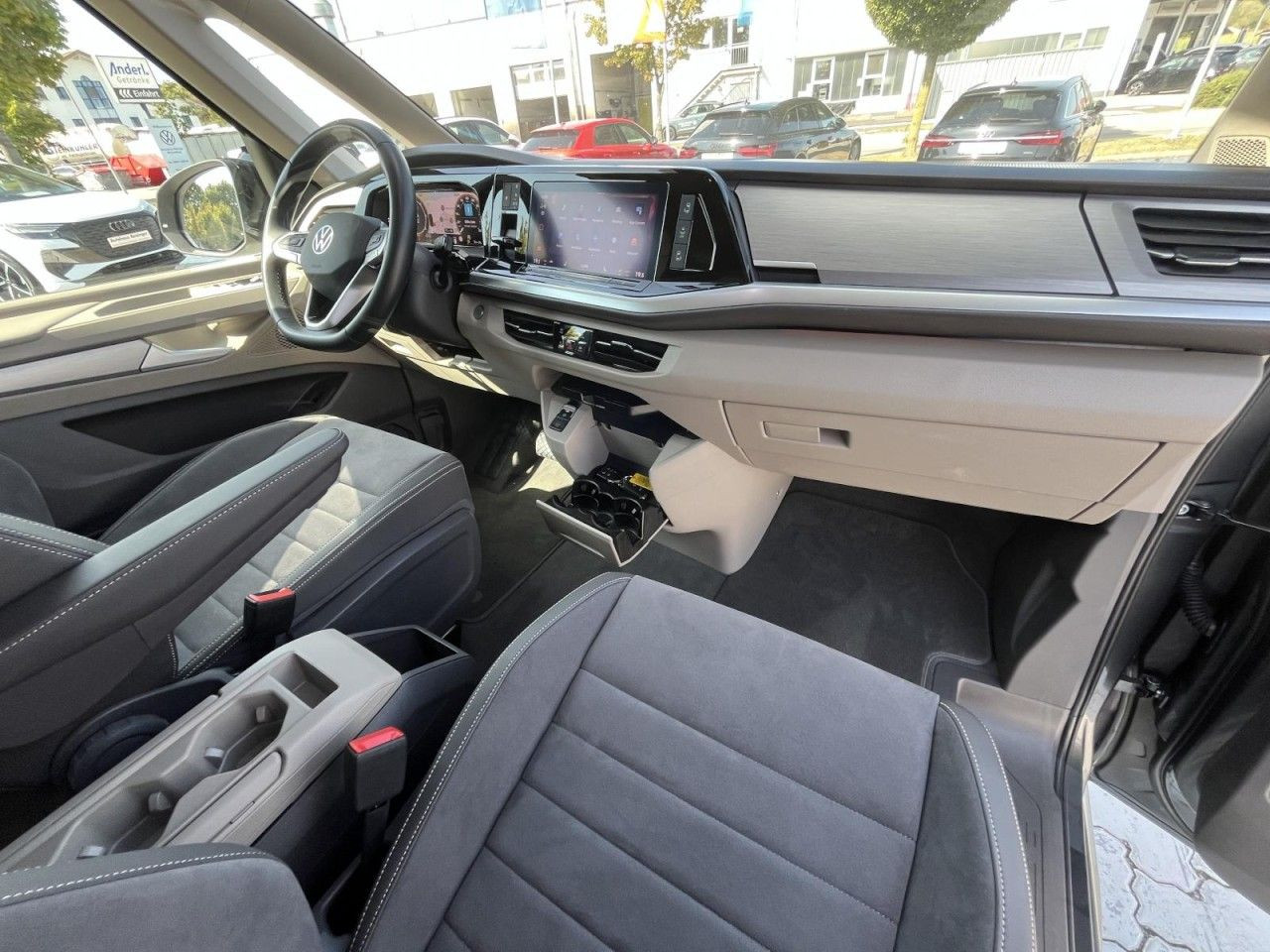 T7 Multivan 2,0 TDI DSG Life LÜ (IQLight+Standhzg.+AHK)