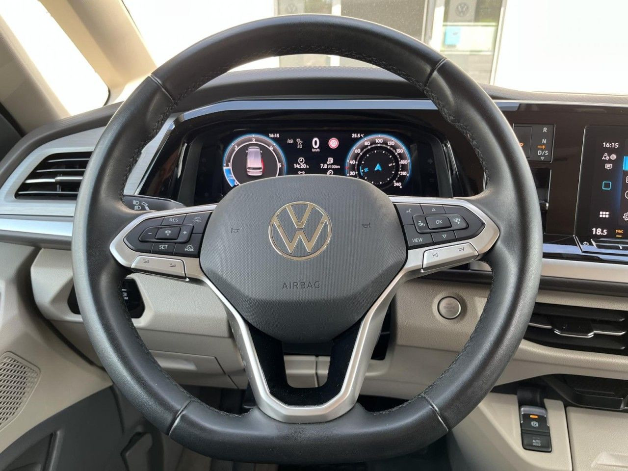 T7 Multivan 2,0 TDI DSG Life LÜ (IQLight+Sithzg.+Standhzg.)