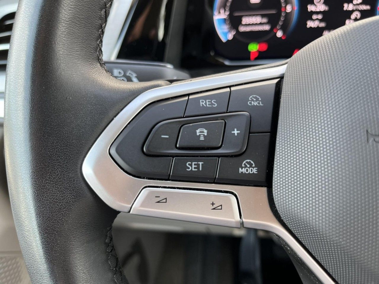 T7 Multivan 2,0 TDI DSG Life LÜ (IQLight+Sithzg.+Standhzg.)