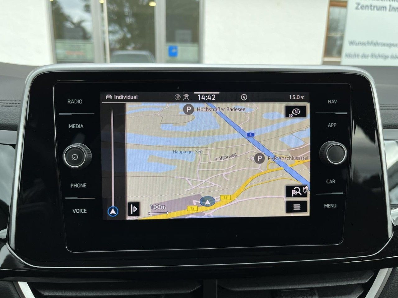 T-Roc 1,5 TSI DSG R-Line (LED+Navi+RearView)