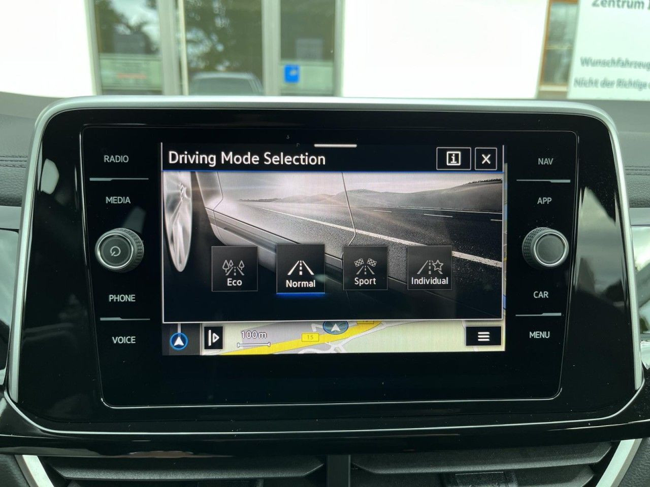 T-Roc 1,5 TSI DSG R-Line (LED+Navi+RearView)