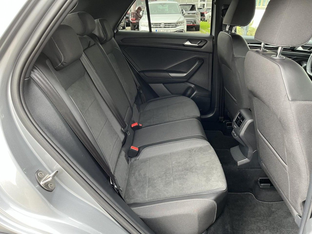 T-Roc 1,5 TSI DSG R-Line (LED+Navi+RearView)