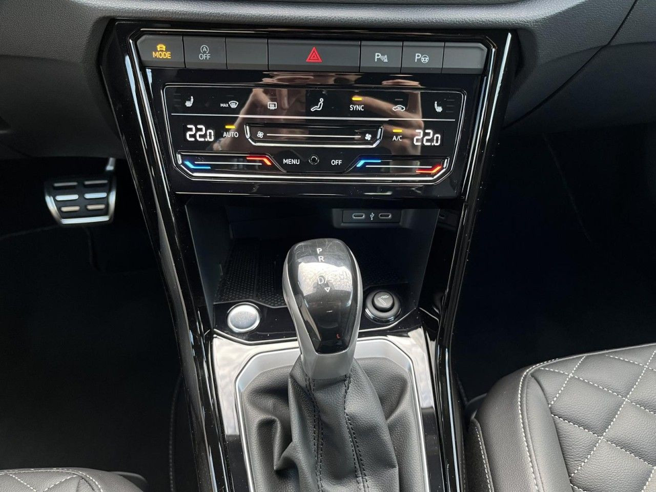 T-Roc Cabriolet 1,5 TSI DSG EDITION BLACK PLUS DSG (Leder+Navi+DCC+AHK)