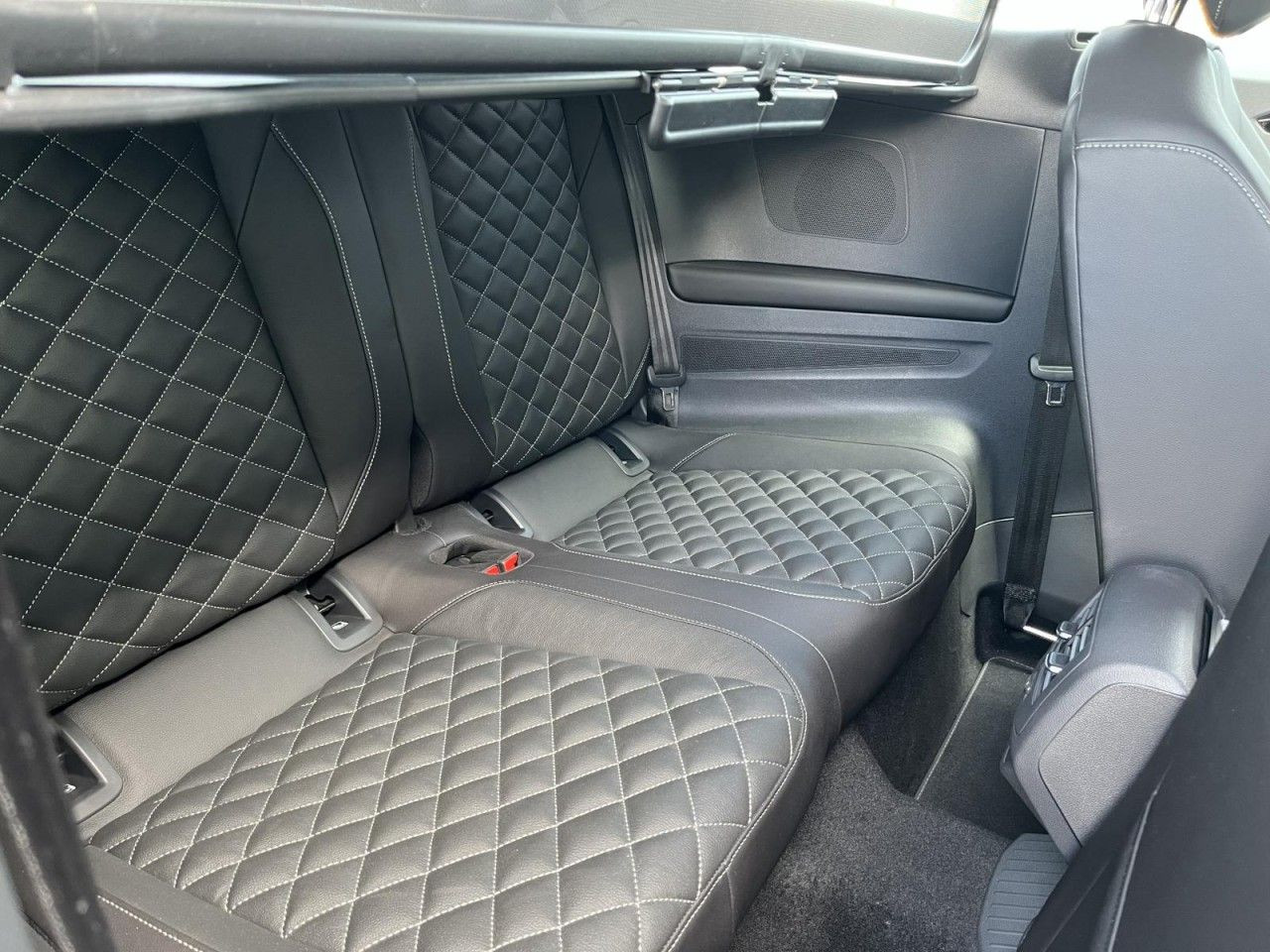 T-Roc Cabriolet 1,5 TSI DSG EDITION BLACK PLUS DSG (Leder+Navi+DCC+AHK)