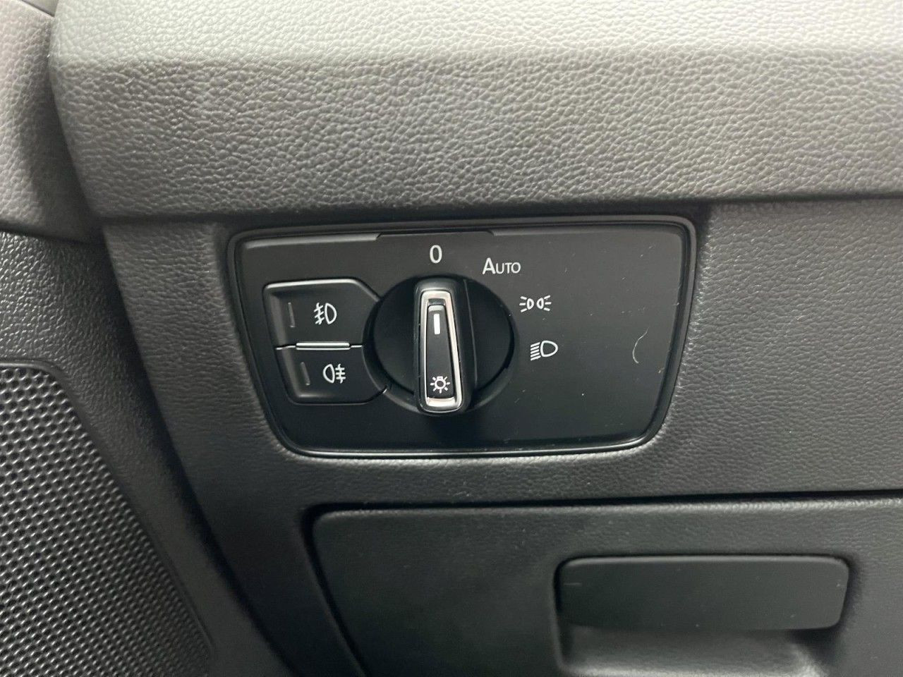 Passat Variant 2,0 TDI DSG (LED+AHK+ACC)