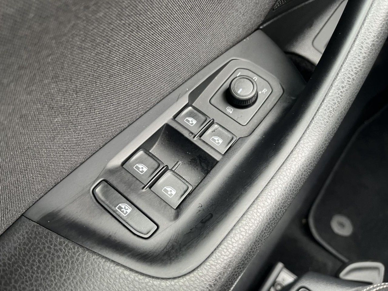 Passat Variant 2,0 TDI Business (LED+Navi+RearView)