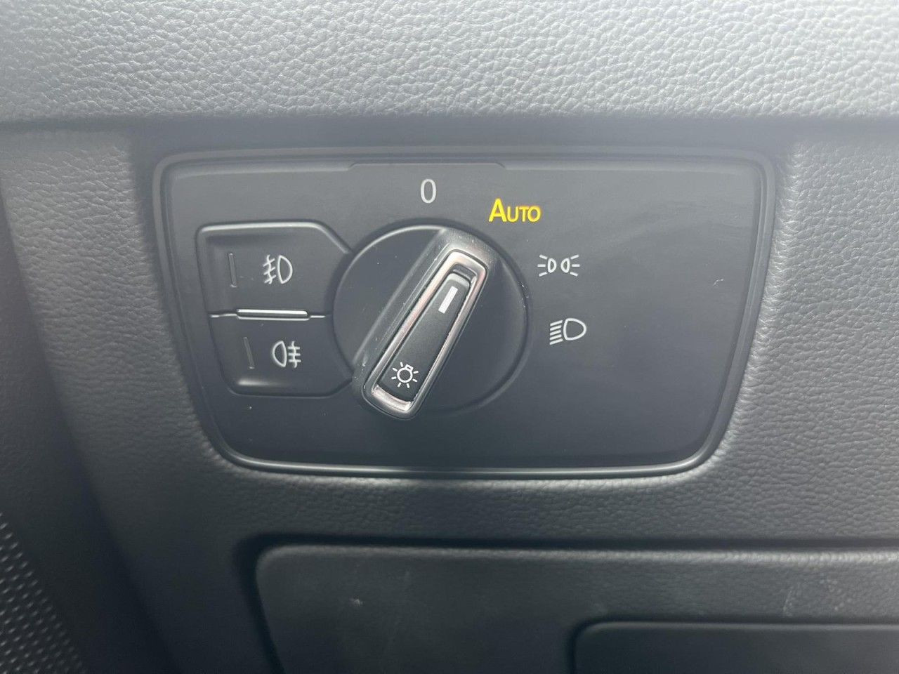 Passat Variant 2,0 TDI Business (LED+Navi+RearView)